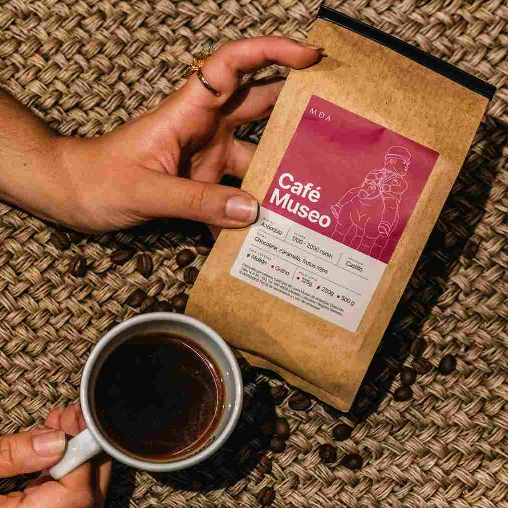 Kit Mug Obras + Cafe Museo